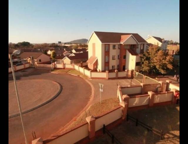 2 BEDROOM APARTMENT FOR SALE IN THE ORCHARDS